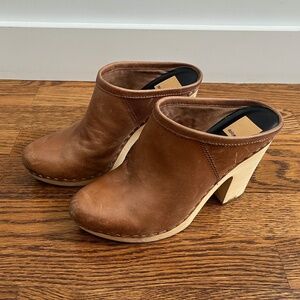 Dolce Vita platform heeled mules, size 8